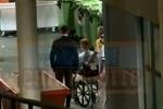 世体现场记者：特尔施特根坐轮椅离开医院，可能会赛季报销
